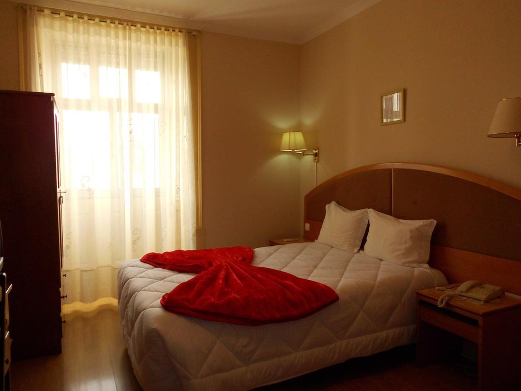 Hotel Larbelo Коїмбра Номер фото